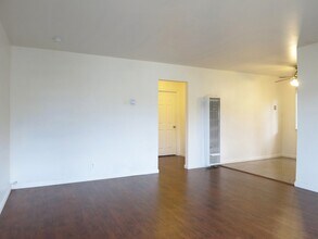 935 Sharmon Palms Ln-Unit -B in Campbell, CA - Building Photo - Building Photo