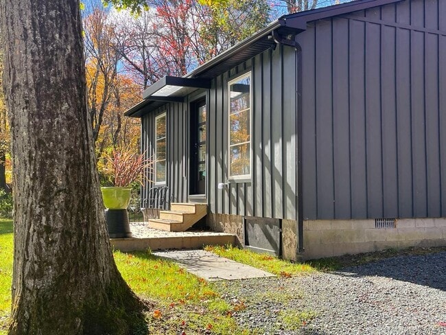 44 Dellenbaugh Rd in Pine Bush, NY - Building Photo - Building Photo