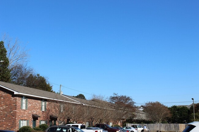 627 S Montgomery St in Starkville, MS - Building Photo - Building Photo