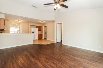 13330 Prestwick Dr in Riverview, FL - Building Photo - Building Photo