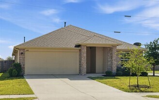 600 Marimoor Dr in Hutto, TX - Building Photo