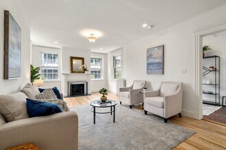 43 Linnaean St in Cambridge, MA - Building Photo - Building Photo