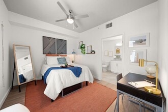 Apella on Newport in Tampa, FL - Building Photo - Building Photo