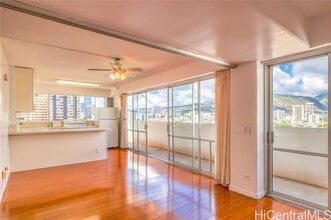 439 Keoniana St in Honolulu, HI - Building Photo - Building Photo