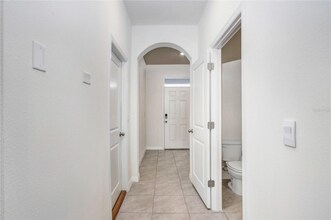 32828 Pez Landing Ln in Wesley Chapel, FL - Foto de edificio - Building Photo