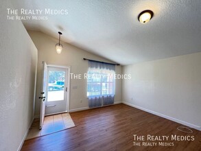 4884 NE 122nd Ave in Wildwood, FL - Building Photo - Building Photo