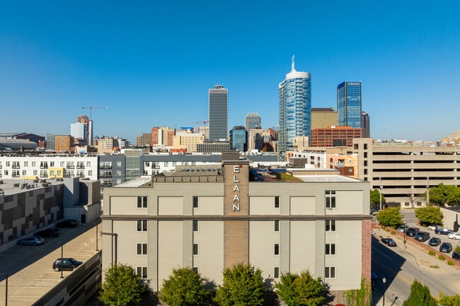 The E'Laan in Indianapolis, IN - Foto de edificio - Building Photo