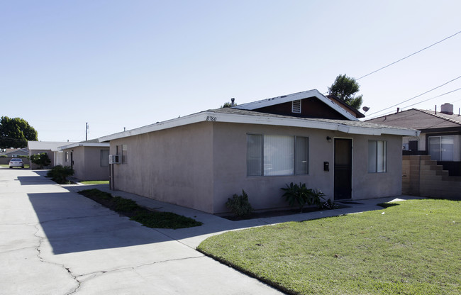 8752-8770 Hoffman St in Buena Park, CA - Building Photo - Building Photo