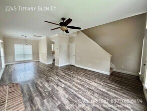 2245 Tiffany Glenn Ct in Bedford, TX - Building Photo - Building Photo