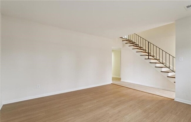 124 Eastwood Dr in Newport News, VA - Building Photo - Building Photo