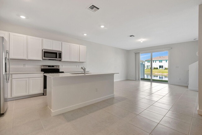 539 Rivergrass St in Port St. Lucie, FL - Building Photo - Building Photo