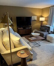 1872 Higby Dr, Unit B in Stow, OH - Building Photo - Building Photo