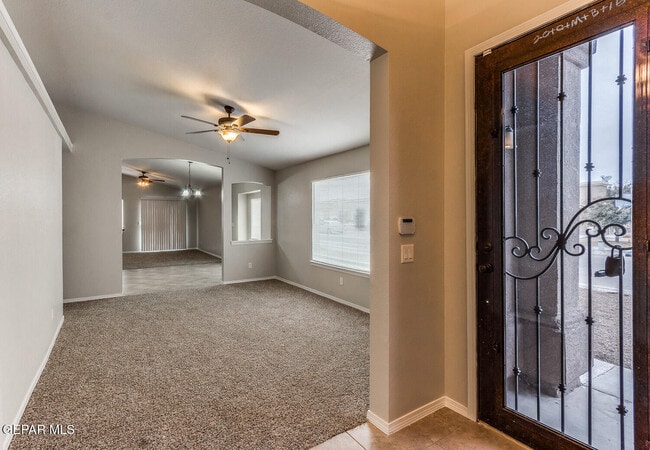 814 Desert Silver Dr in Horizon City, TX - Building Photo - Building Photo