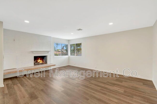 8860 Fabienne Way in La Mesa, CA - Building Photo - Building Photo