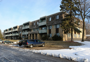 The Riviera in Roseville, MN - Foto de edificio - Building Photo