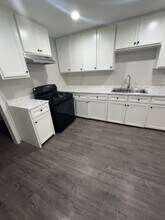 3162 Sears St in Jackson, MS - Building Photo - Building Photo