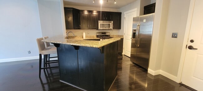 4276 S Main St, Unit 208 in Murray, UT - Foto de edificio - Building Photo