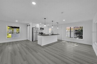 920 Lockhart St in Daytona Beach, FL - Building Photo - Building Photo