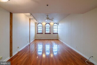 301 Race St in Philadelphia, PA - Building Photo - Building Photo