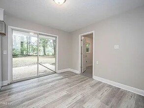206 Beverly Dr in Ocean Springs, MS - Foto de edificio - Building Photo