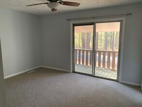 365 W Illinois Ave in Southern Pines, NC - Foto de edificio - Building Photo