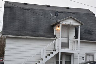 121 University Ln in Bowling Green, OH - Building Photo