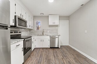 116 S Budding Ave in Virginia Beach, VA - Building Photo - Building Photo