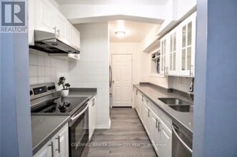 390 Dixon Rd in Toronto, ON - Building Photo - Building Photo