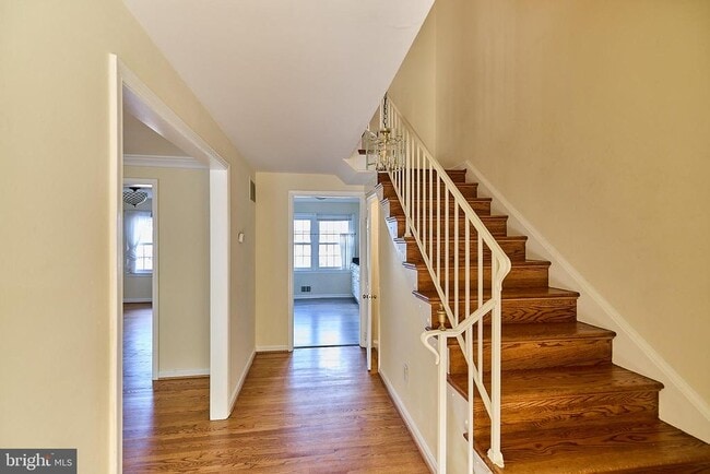 2423 Falls Pl Ct in Falls Church, VA - Building Photo - Building Photo