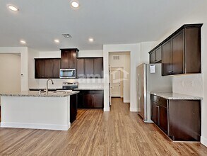 8109 Inhibition Ct in Las Vegas, NV - Building Photo - Building Photo