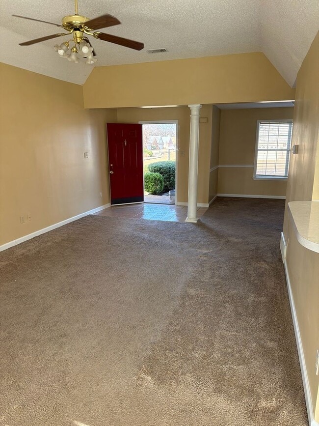 2148 Valley Edge Dr in Memphis, TN - Building Photo - Building Photo