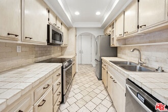 11965 Gorham Ave in Los Angeles, CA - Building Photo - Building Photo