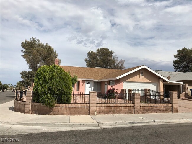 property at 2374 Viewcrest Rd