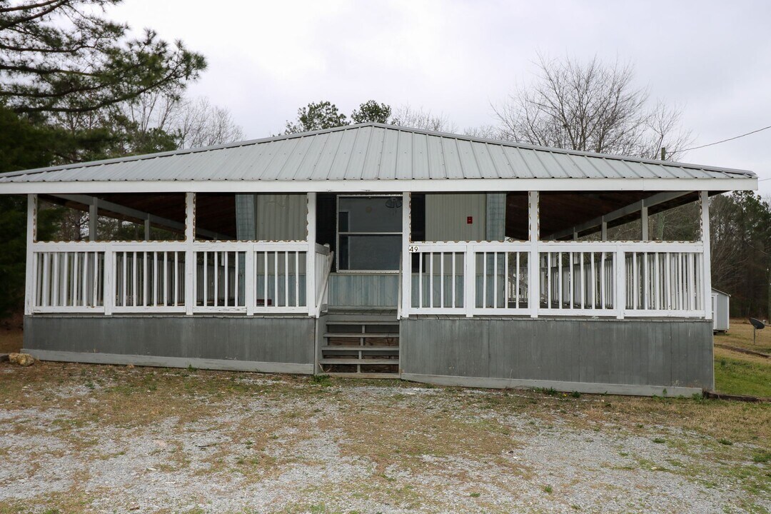 49 Baker St in Lincoln, AL - Building Photo