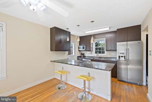 5601 Wyngate Dr in Bethesda, MD - Building Photo - Building Photo