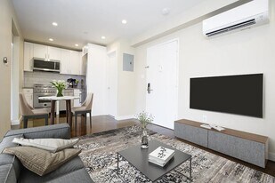 99 Suffolk St, Unit 5E in New York, NY - Building Photo