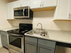 Beartown Flats in Springfield, MO - Foto de edificio - Interior Photo