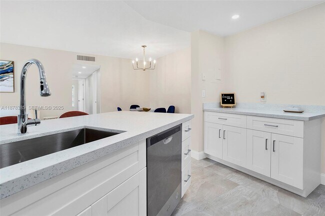 7527 S Oriole Blvd in Delray Beach, FL - Building Photo - Building Photo