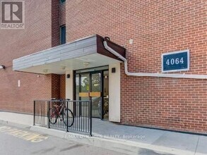 4064 Lawrence Ave E in Toronto, ON - Building Photo - Building Photo