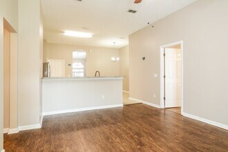 9366 Daniel's Mill Dr in Jacksonville, FL - Foto de edificio - Building Photo