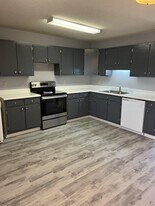 2313 Friar Tuck Ln in Albany, GA - Building Photo