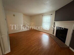 303 Oak Arbor Ln in Winston-Salem, NC - Building Photo - Building Photo