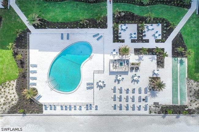 property at 3443 Gulf Shore Blvd N
