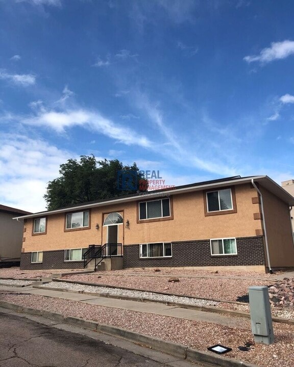 2028 Friendship Pl in Colorado Springs, CO - Building Photo