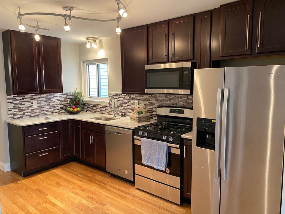 2206 Edwards St in St. Louis, MO - Building Photo