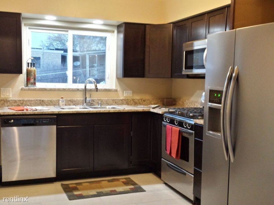 1610 W Jarvis Ave-Unit -Apt 2C in Chicago, IL - Building Photo