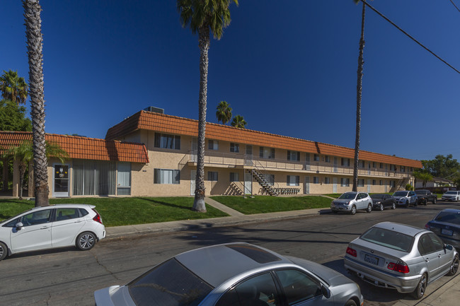 Mohawk Gardens in La Mesa, CA - Building Photo - Building Photo