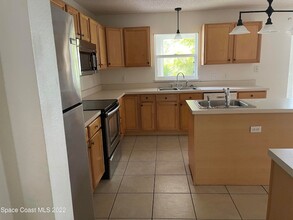 1666 Sawgrass Dr SW in Palm Bay, FL - Building Photo - Building Photo