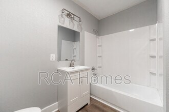 2425 N Kenwood Ave in Indianapolis, IN - Building Photo - Building Photo