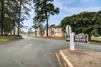 Crown Pointe Apartment Homes in Spartanburg, SC - Building Photo - Building Photo